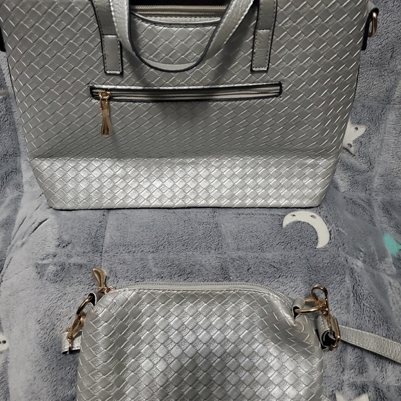 Purse - Picture 3 of 3